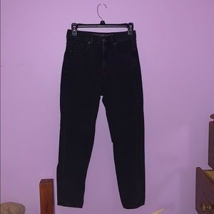 american eagle black mom jeans (short)